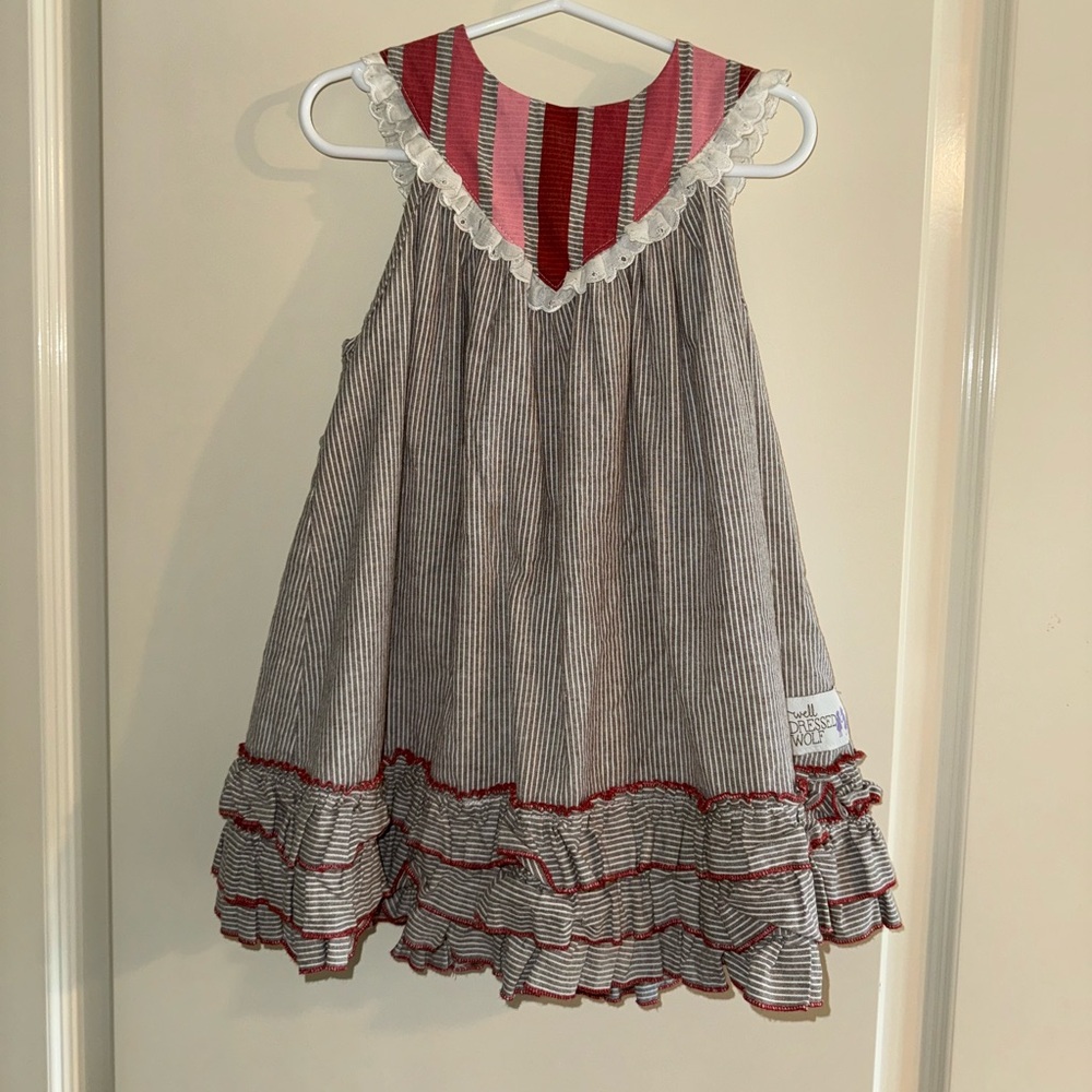 Well Dressed Wolf Size 4 - EUC- WDW